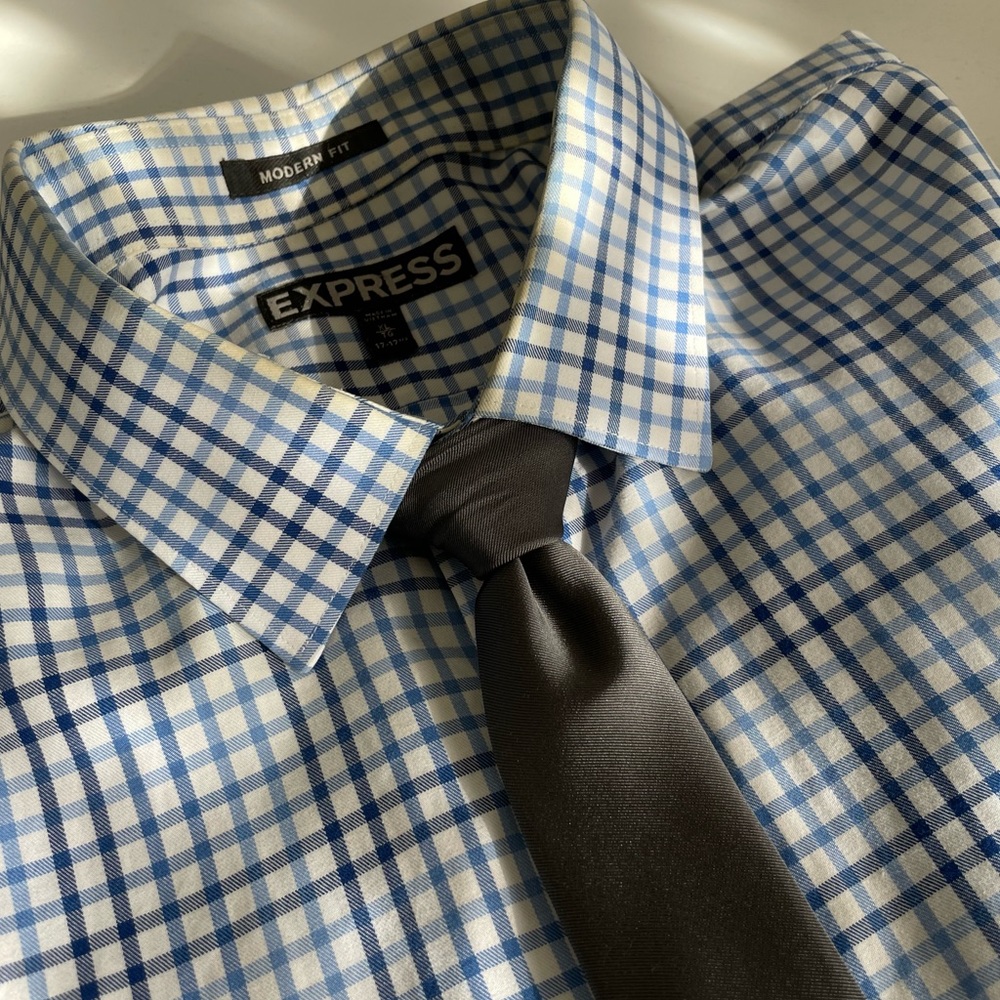 Express Men XL Blue/White Patterned Dress Shirt w/ Grey Express Skinny Tie